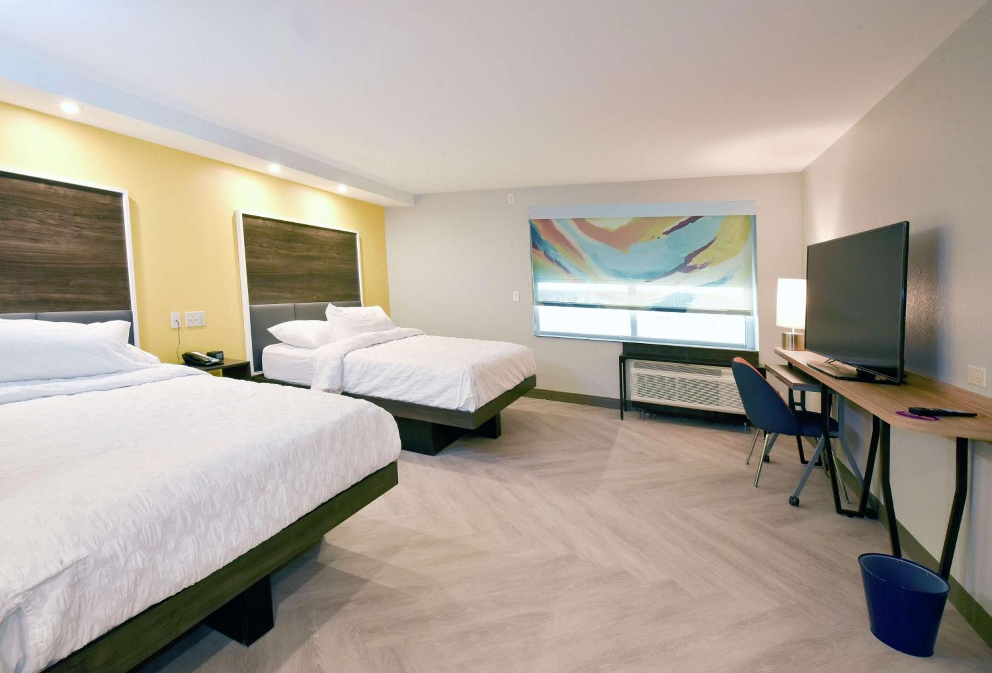 Tru By Hilton Lawrence Hotel Екстериор снимка