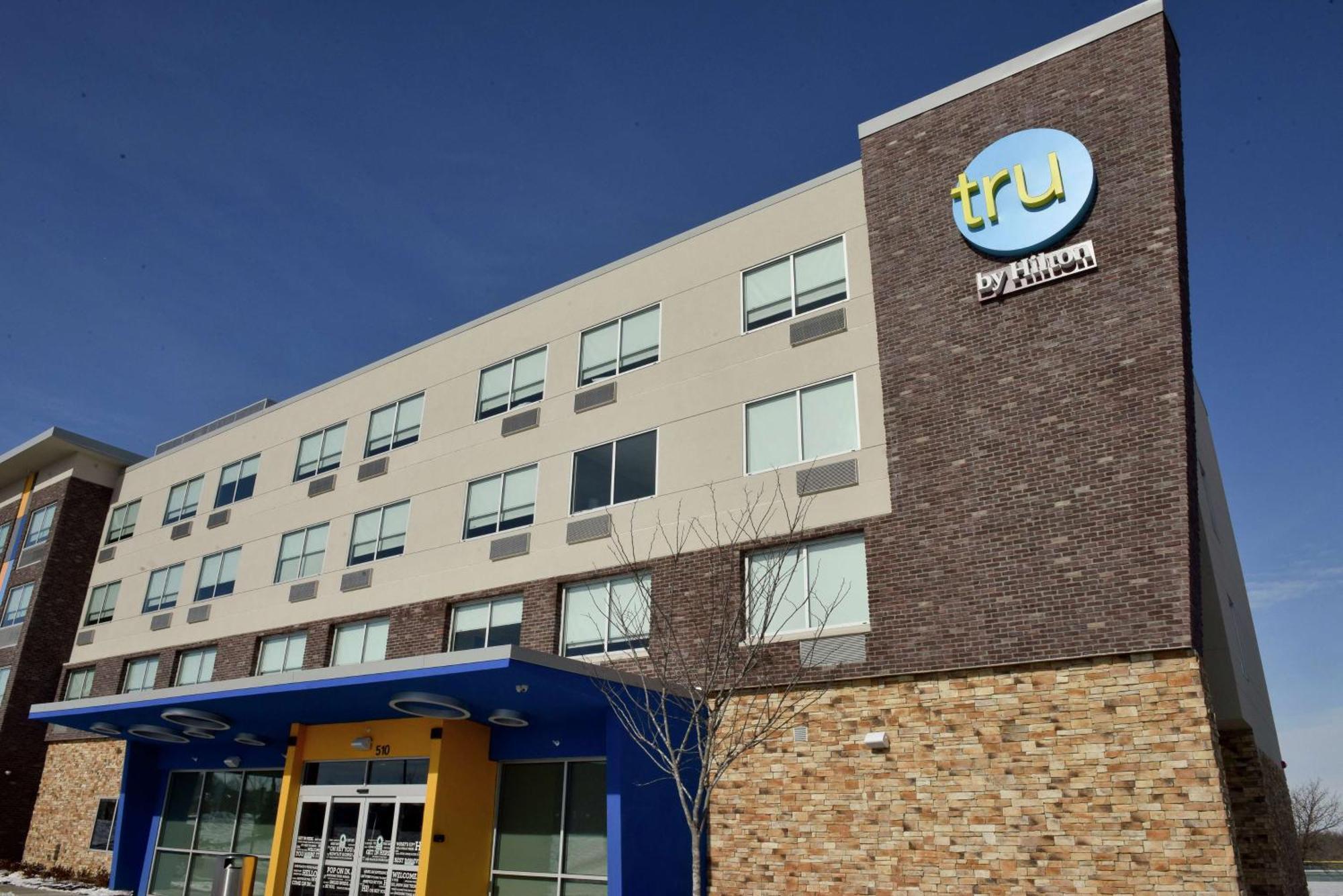 Tru By Hilton Lawrence Hotel Екстериор снимка
